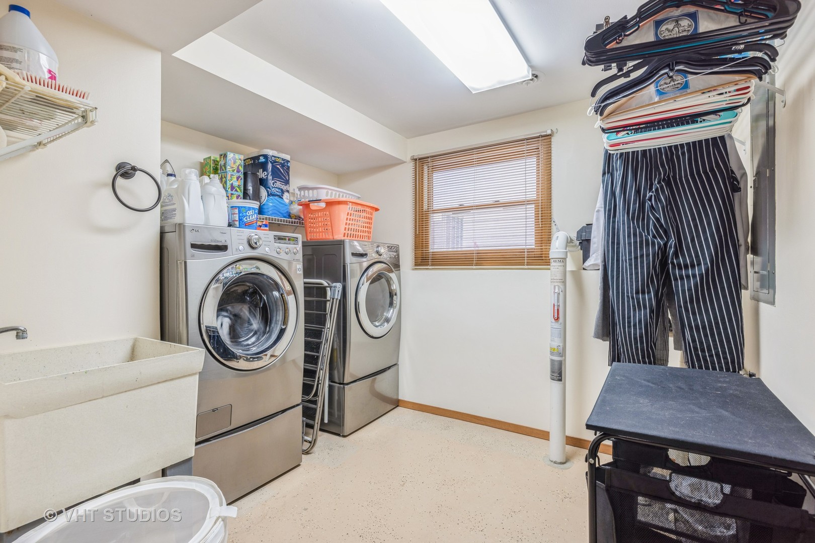 654 Blue Spruce Lane, Mundelein, IL 60060