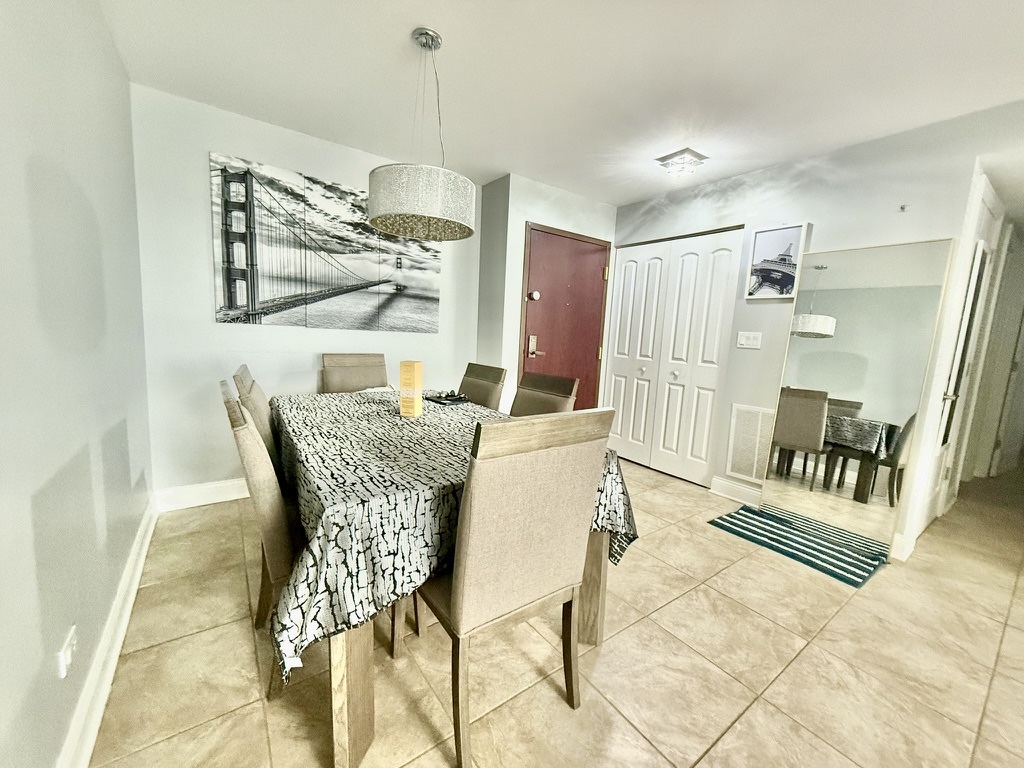 1275 E Baldwin Lane #601, Palatine, IL 60074
