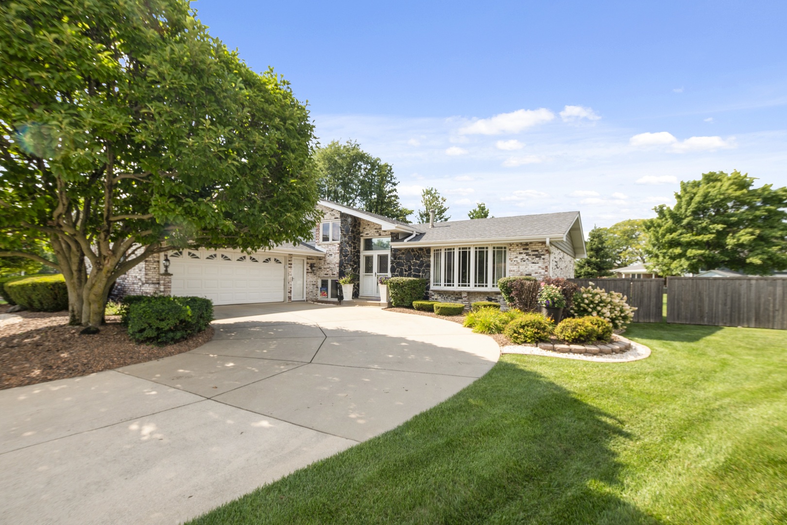 8944 Fernwood Court, Orland Park, IL 60462
