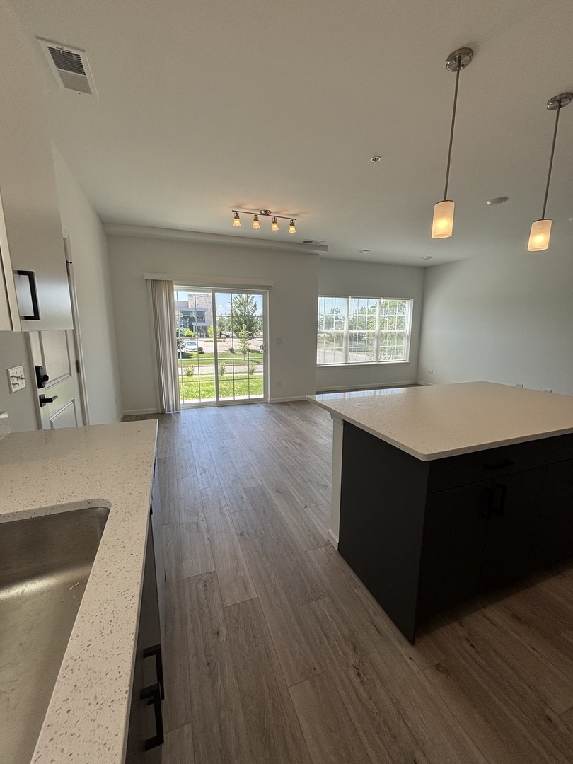 30 S 14th Street #E, St. Charles, IL 60174