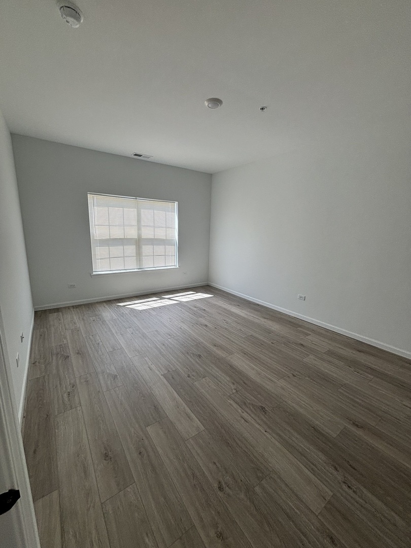 30 S 14th Street #E, St. Charles, IL 60174