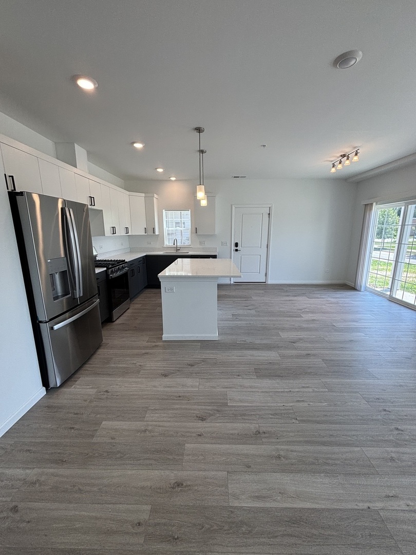 30 S 14th Street #E, St. Charles, IL 60174