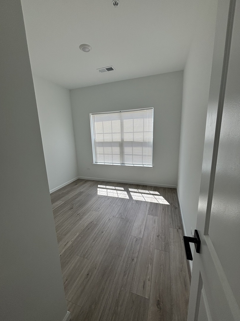 30 S 14th Street #E, St. Charles, IL 60174