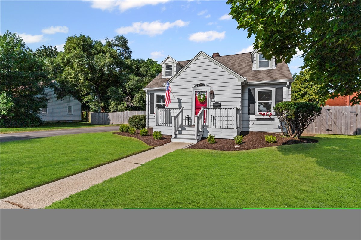 308 S Slusser Street, Grayslake, IL 60030