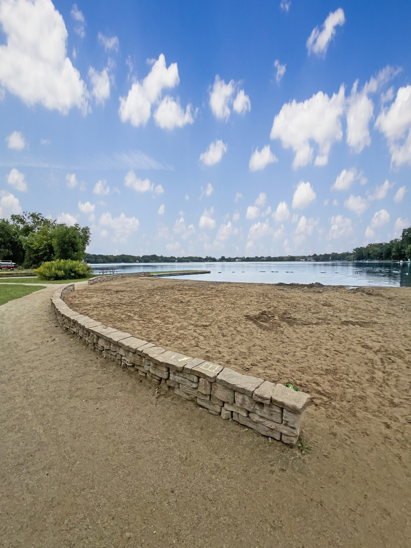 308 S Slusser Street, Grayslake, IL 60030