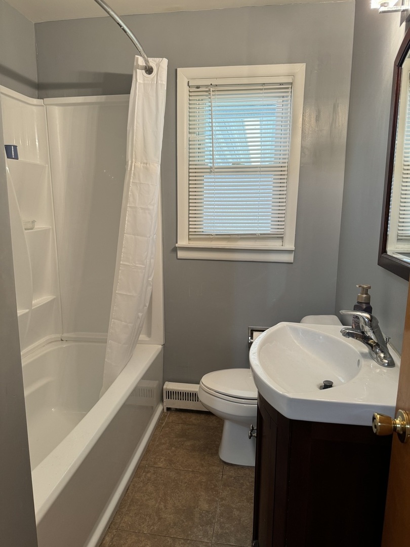 1807 Oakland Avenue, Crest Hill, IL 60403