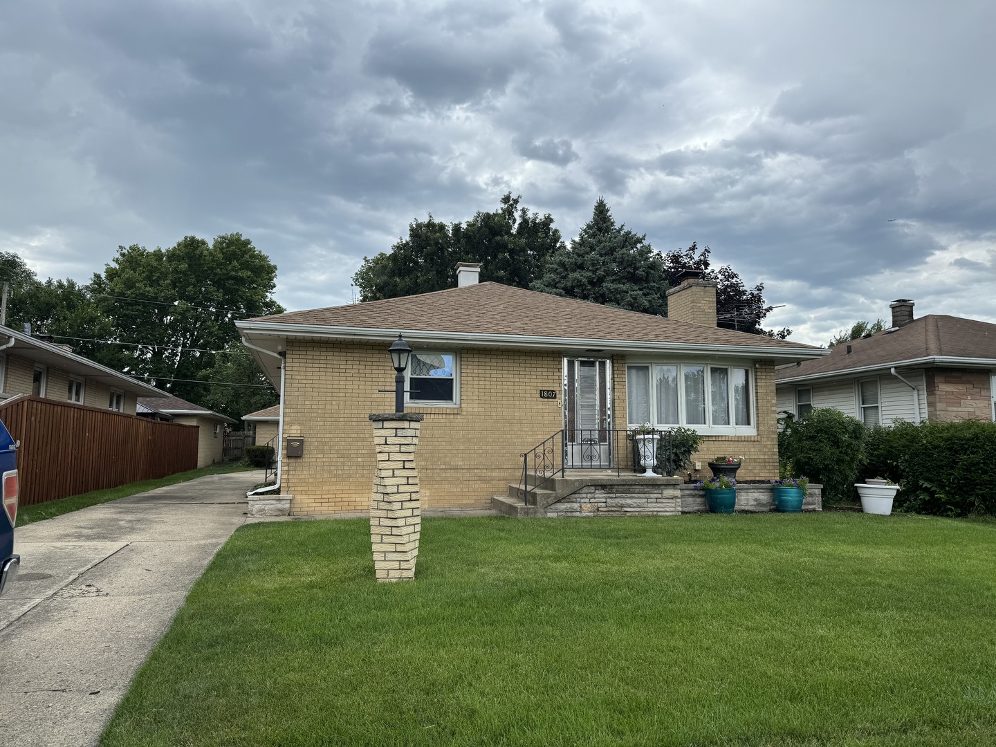 1807 Oakland Avenue, Crest Hill, IL 60403