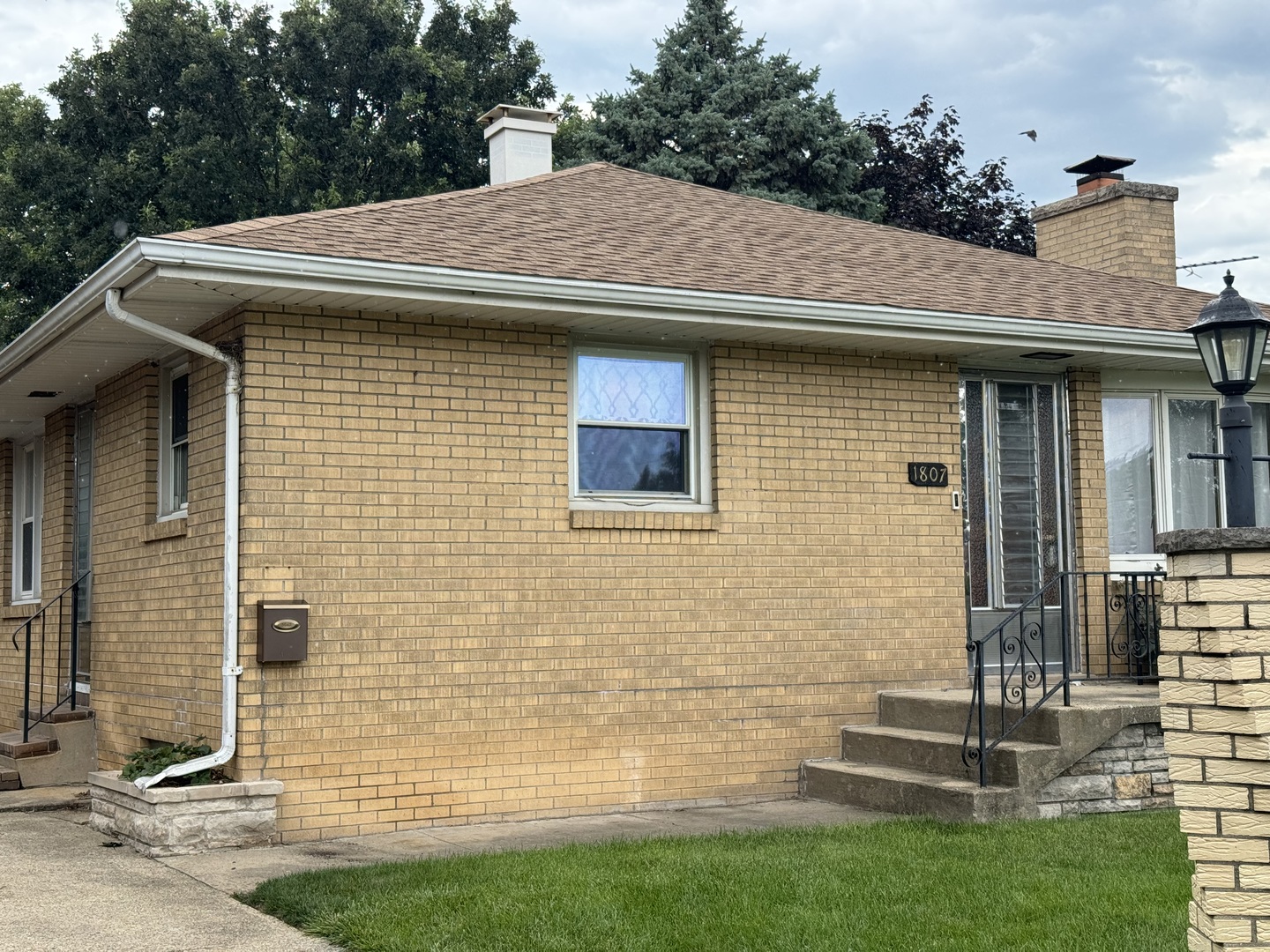 1807 Oakland Avenue, Crest Hill, IL 60403
