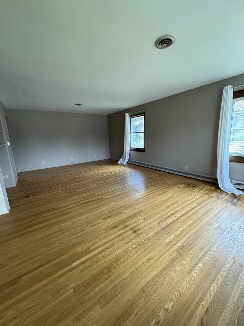 1807 Oakland Avenue, Crest Hill, IL 60403