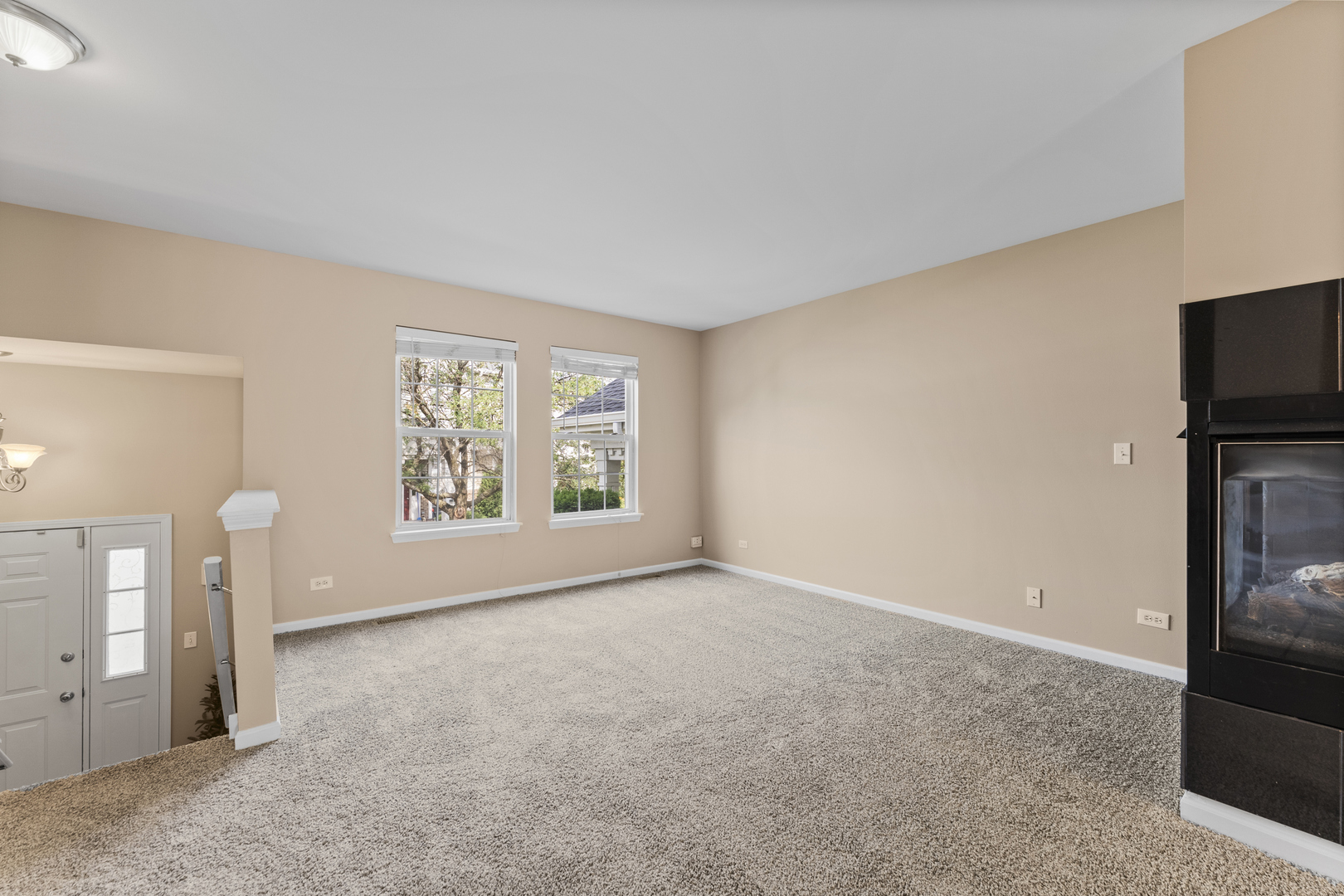 582 Holiday Lane, Round Lake, IL 60073
