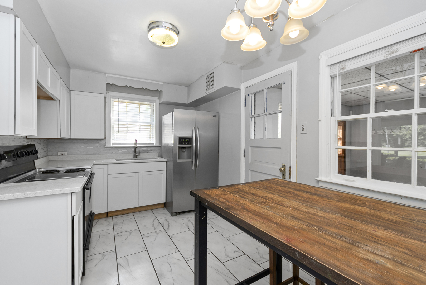 11730 S Oakley Avenue, Chicago, IL 60643