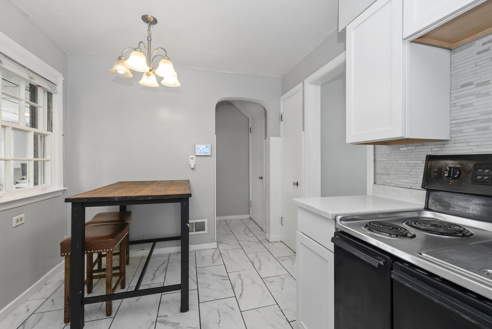 11730 S Oakley Avenue, Chicago, IL 60643