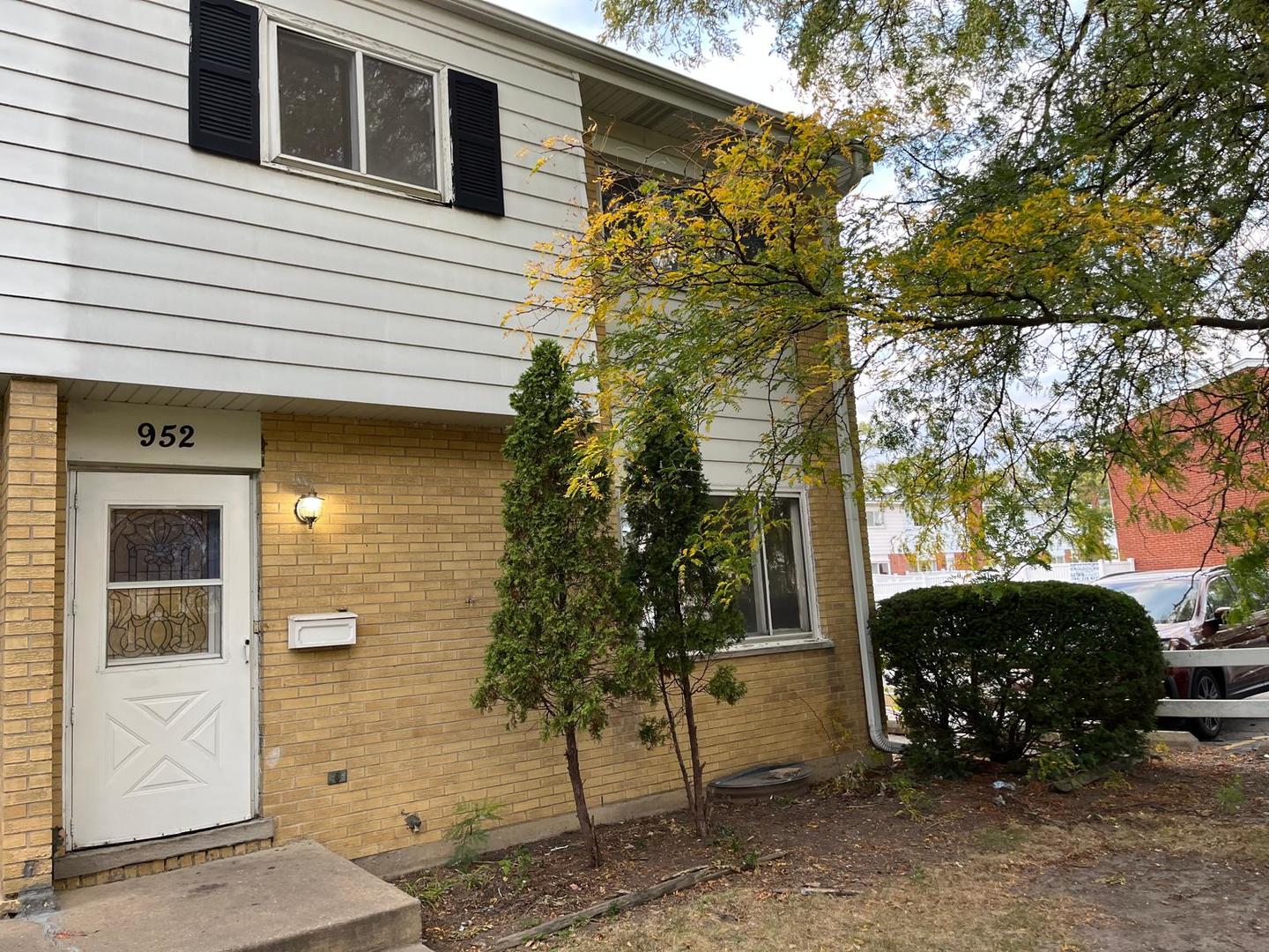 952 N Virginia Lane #0, Elmhurst, IL 60126