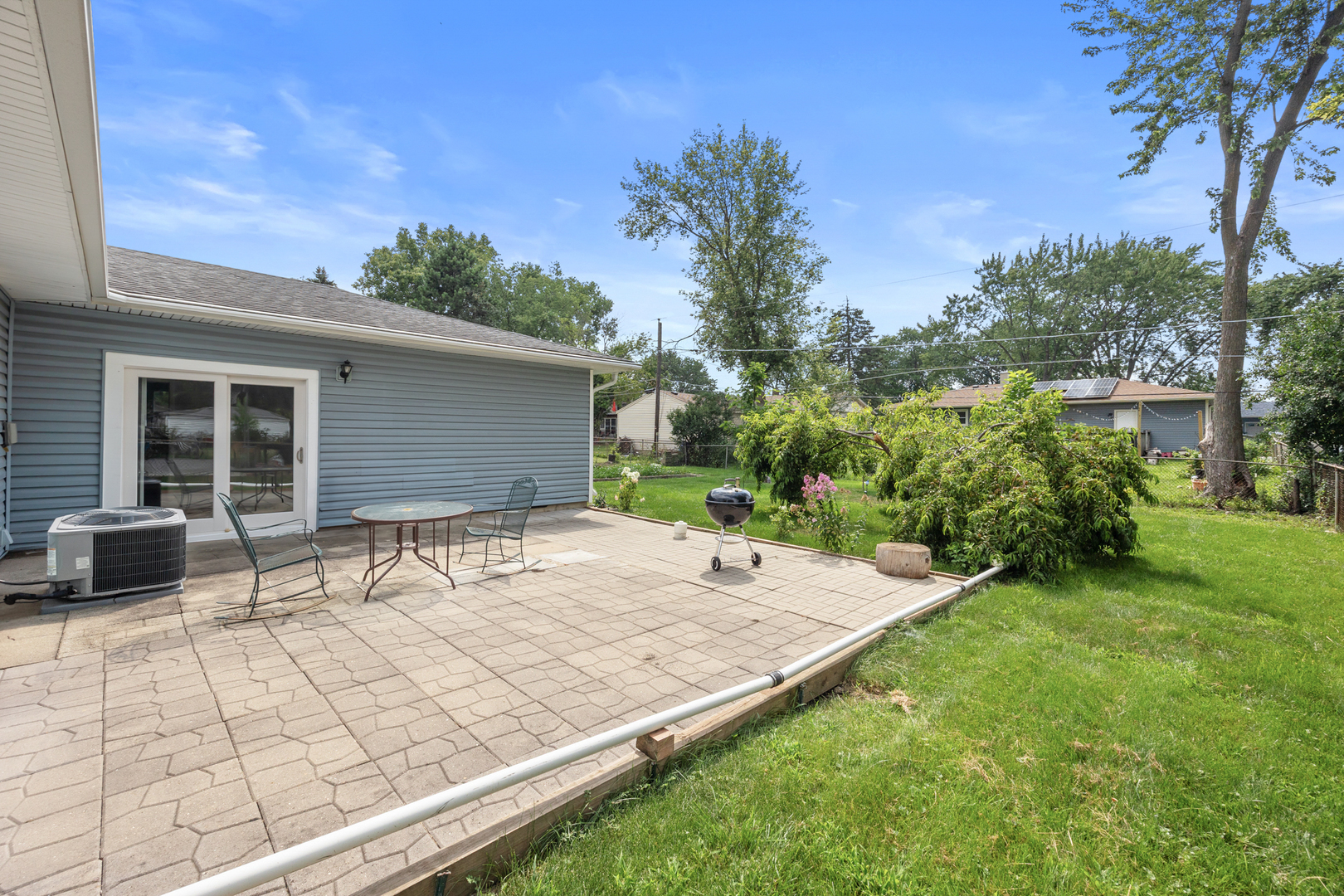 6640 Peach Tree Street, Hanover Park, IL 60133