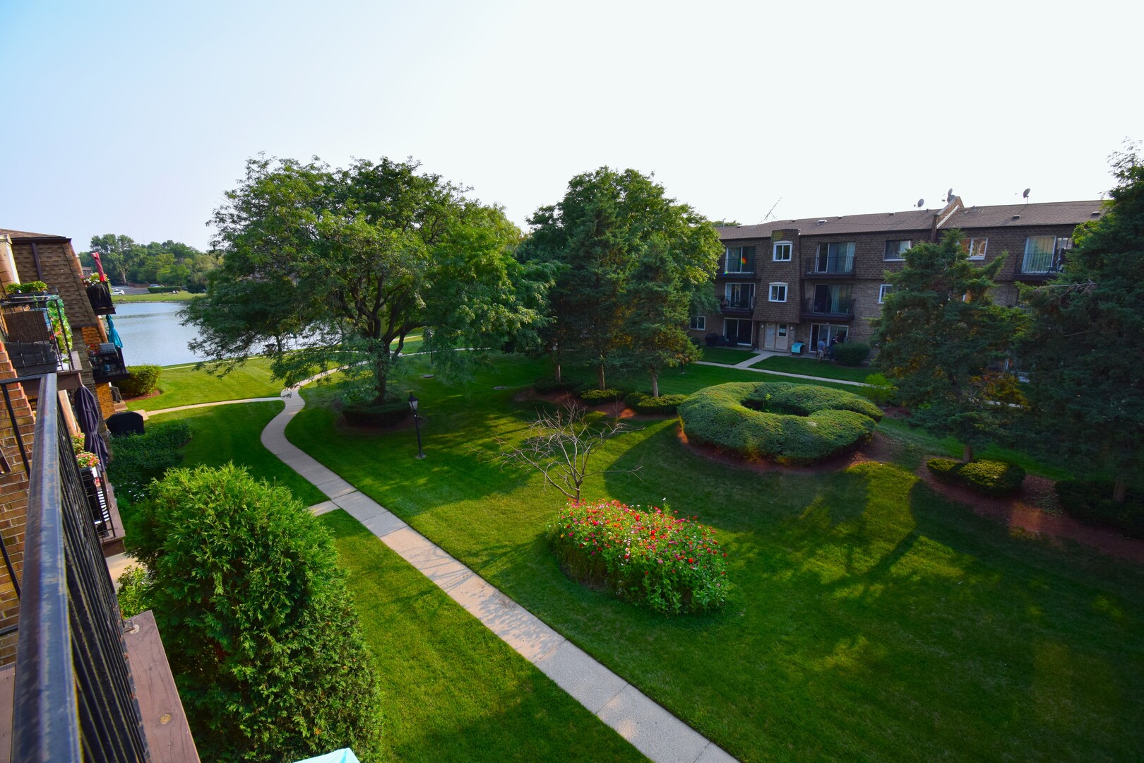 9467 Bay Colony Drive #3S, Des Plaines, IL 60016