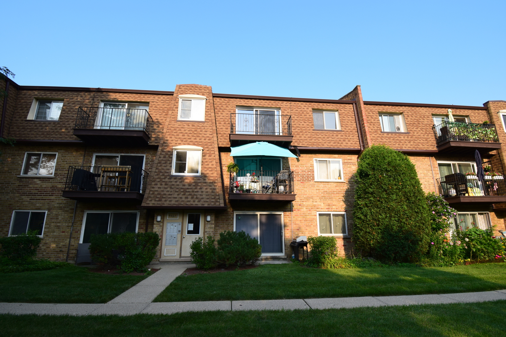 9467 Bay Colony Drive #3S, Des Plaines, IL 60016