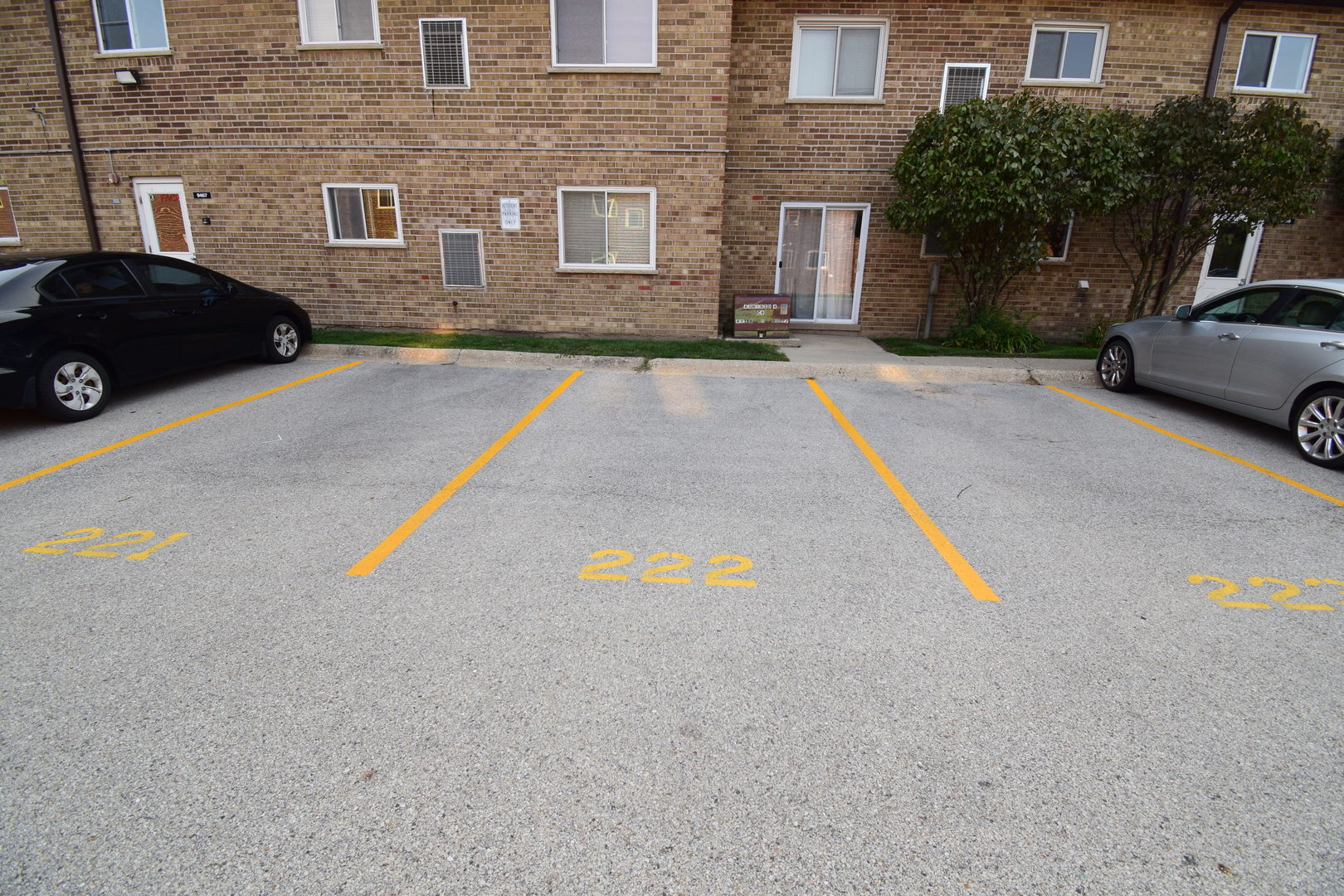 9467 Bay Colony Drive #3S, Des Plaines, IL 60016