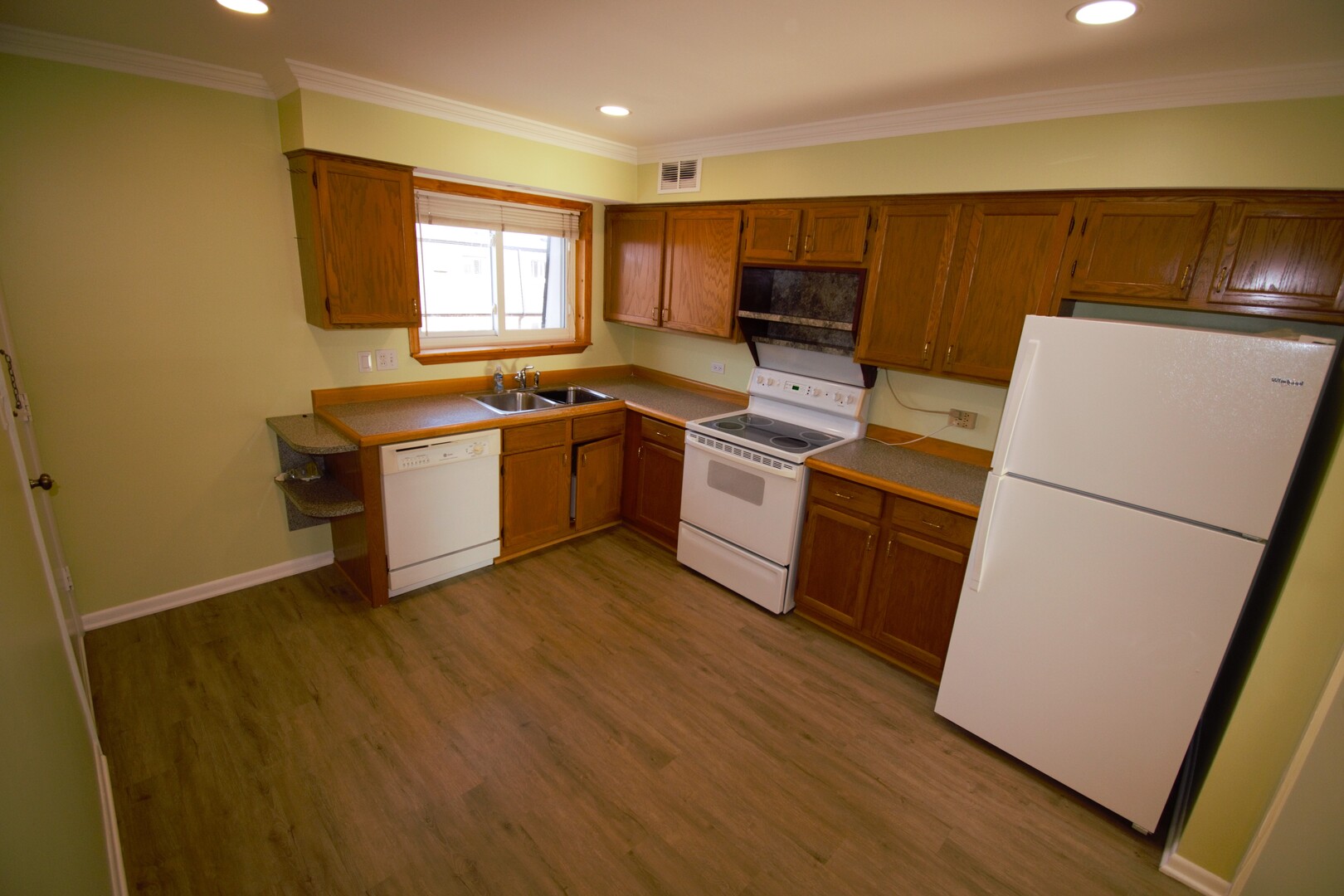 9467 Bay Colony Drive #3S, Des Plaines, IL 60016
