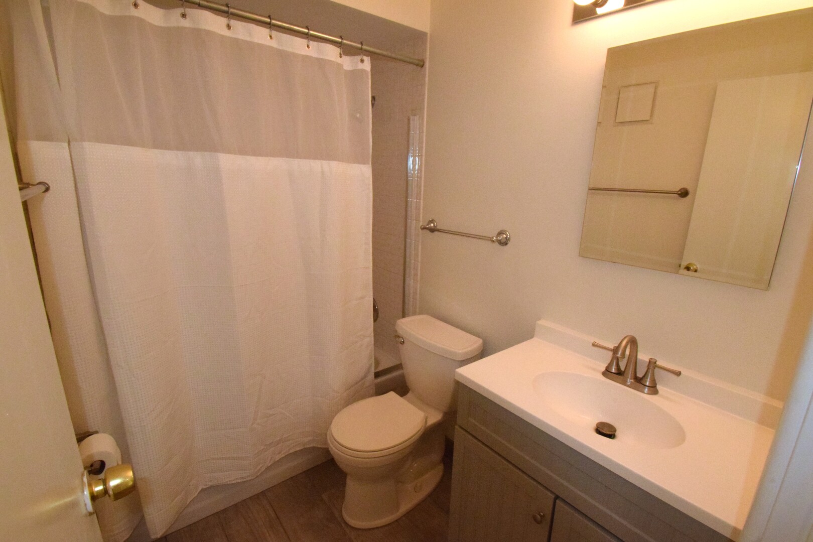 9467 Bay Colony Drive #3S, Des Plaines, IL 60016