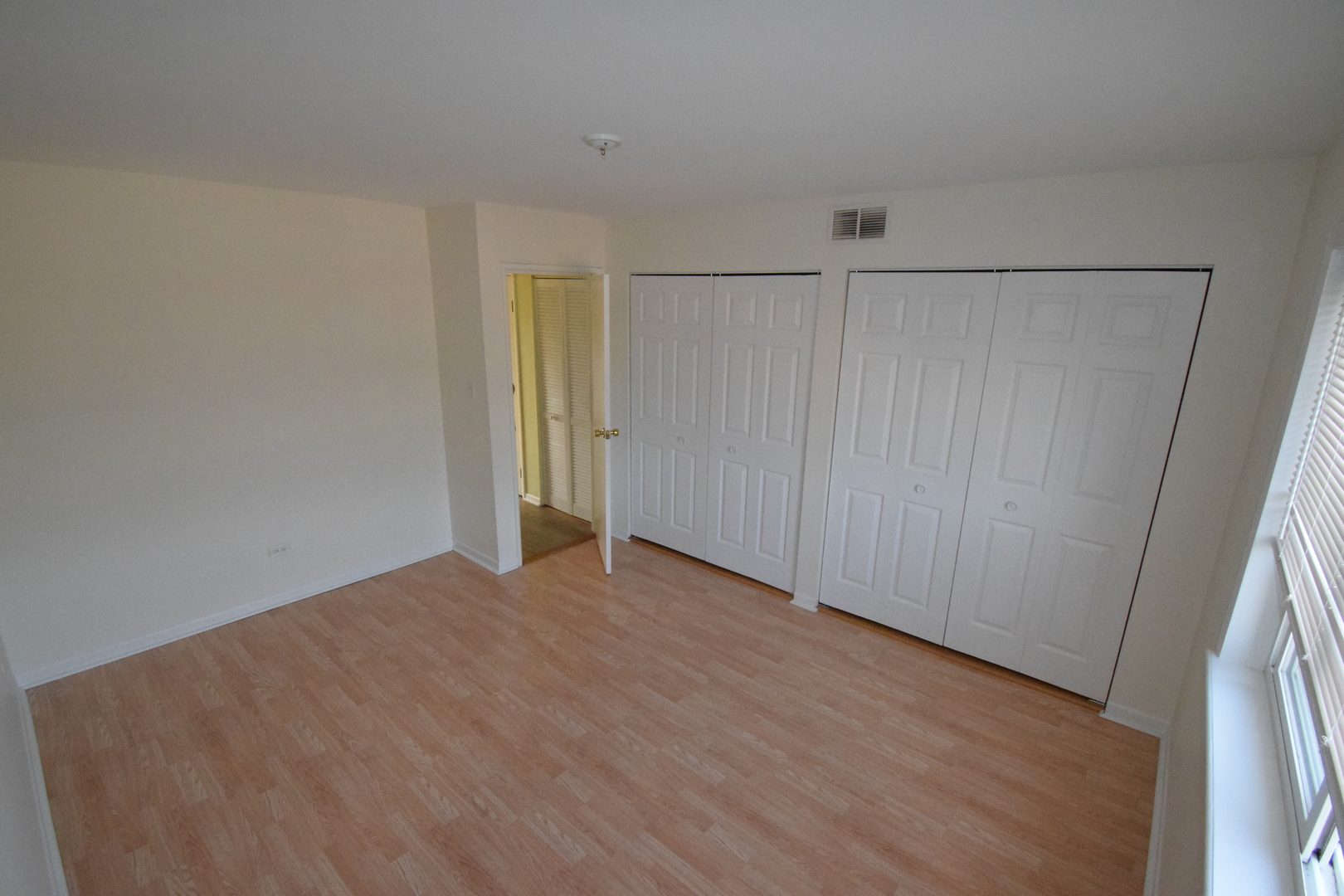 9467 Bay Colony Drive #3S, Des Plaines, IL 60016