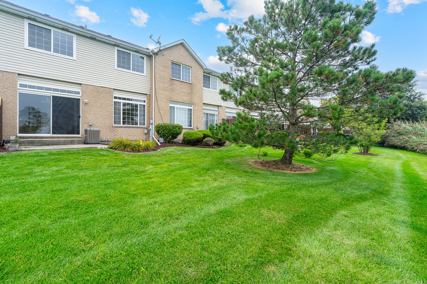 18261 Kirby Drive, Tinley Park, IL 60487