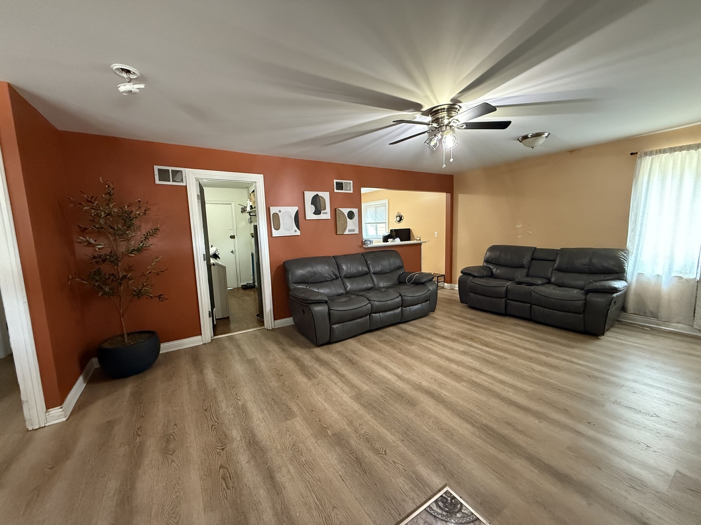 1700 N 14th Avenue, Melrose Park, IL 60160