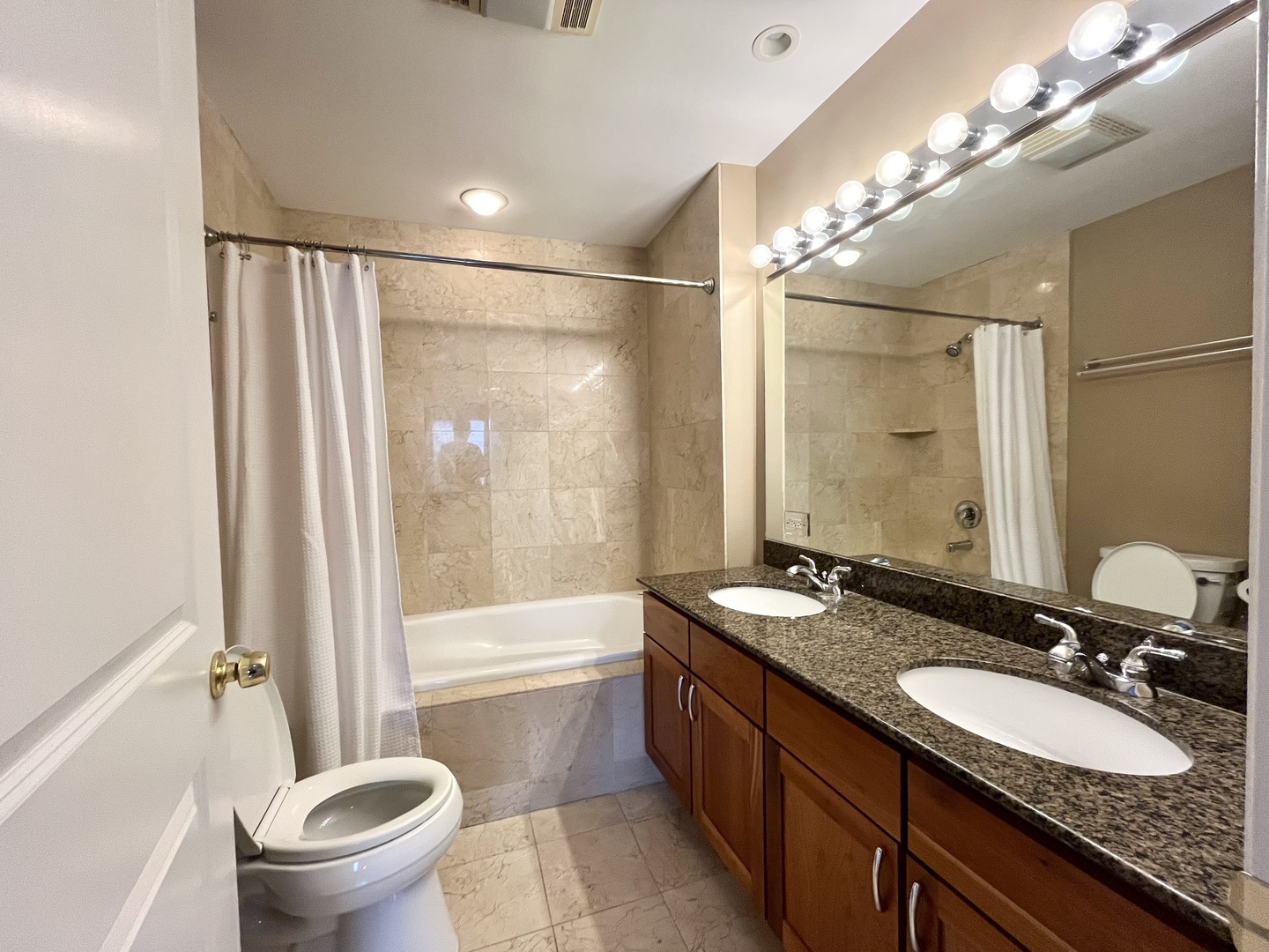 7746 Lincoln Avenue, Skokie, IL 60077
