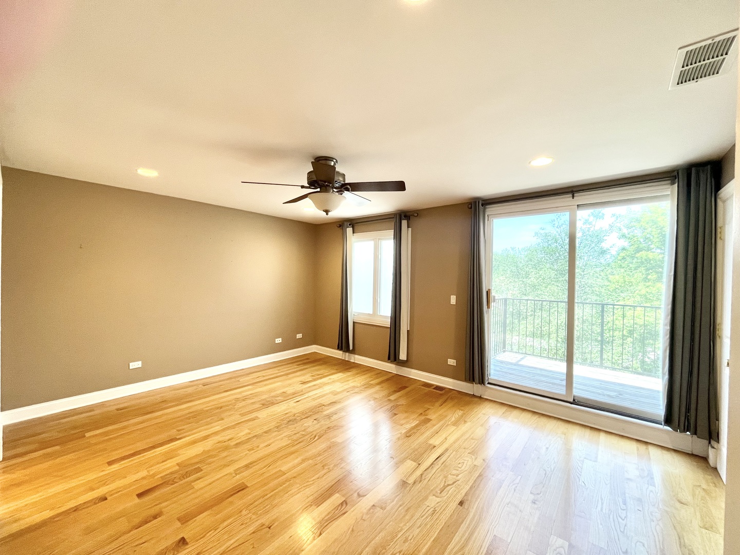 7746 Lincoln Avenue, Skokie, IL 60077
