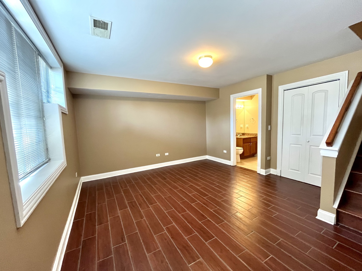 7746 Lincoln Avenue, Skokie, IL 60077