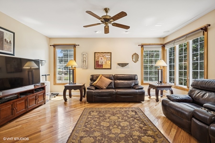 802 Willow Court, Itasca, IL 60143