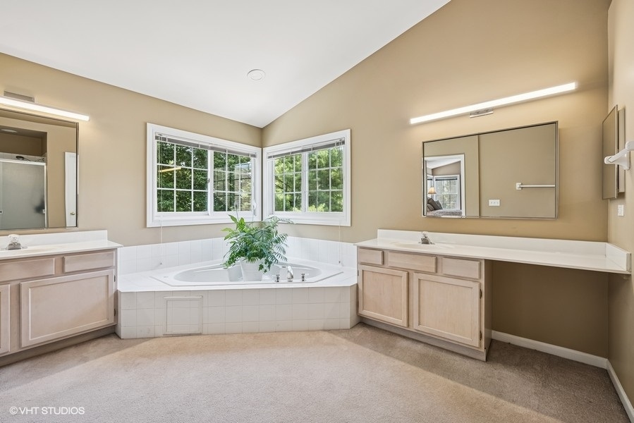 802 Willow Court, Itasca, IL 60143