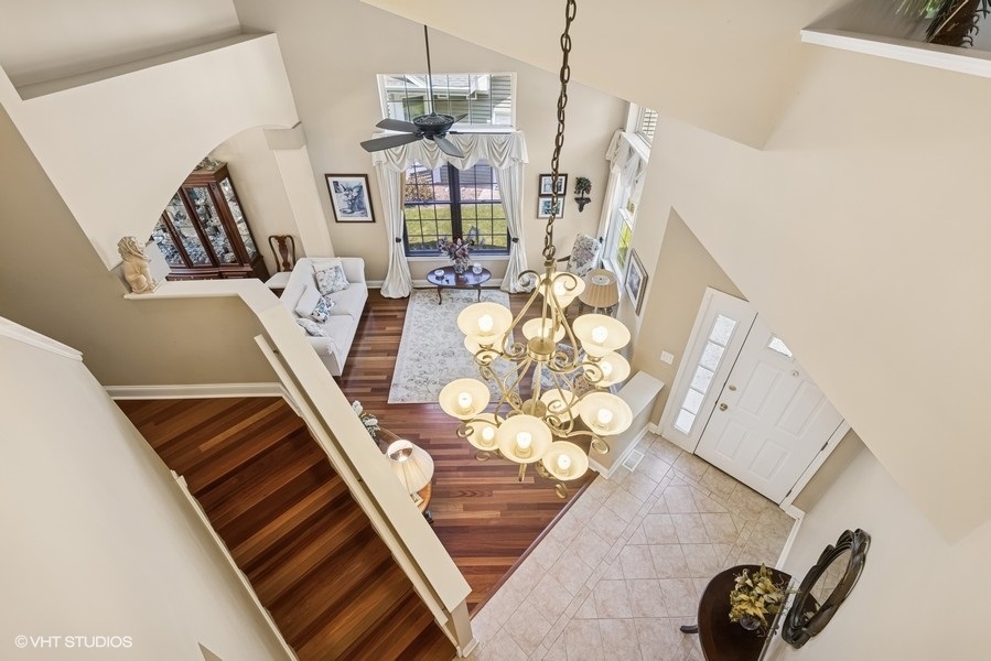 802 Willow Court, Itasca, IL 60143