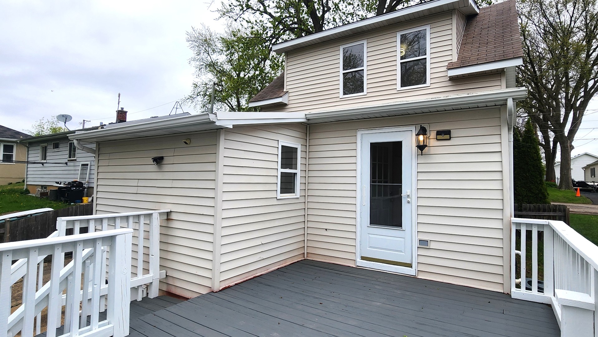 20 S Lake Avenue, Fox Lake, IL 60020