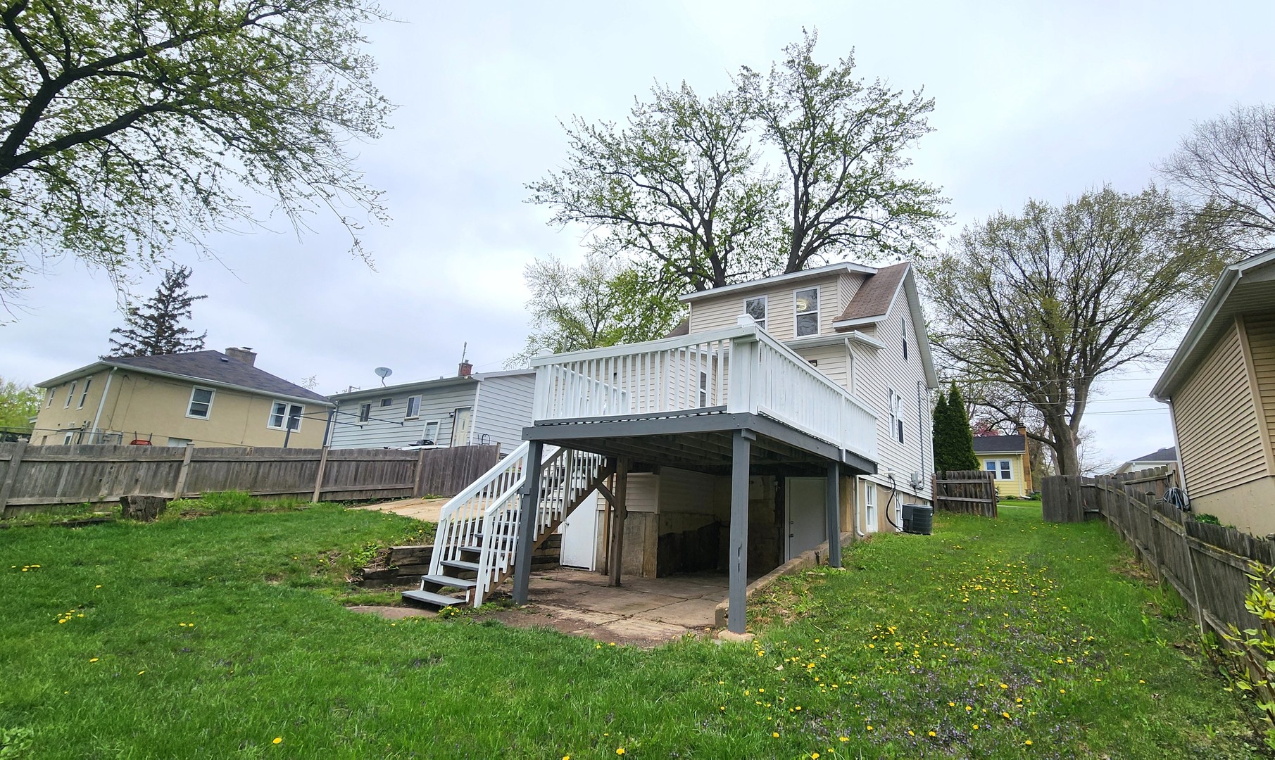 20 S Lake Avenue, Fox Lake, IL 60020