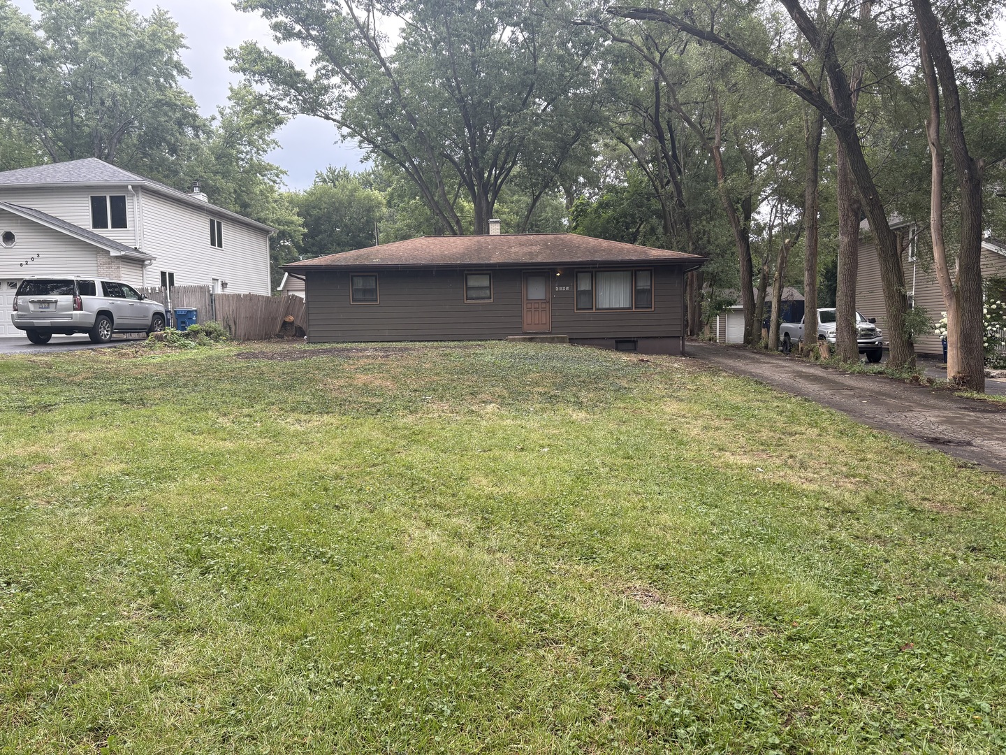 6205 Belmont Road, Downers Grove, IL 60516