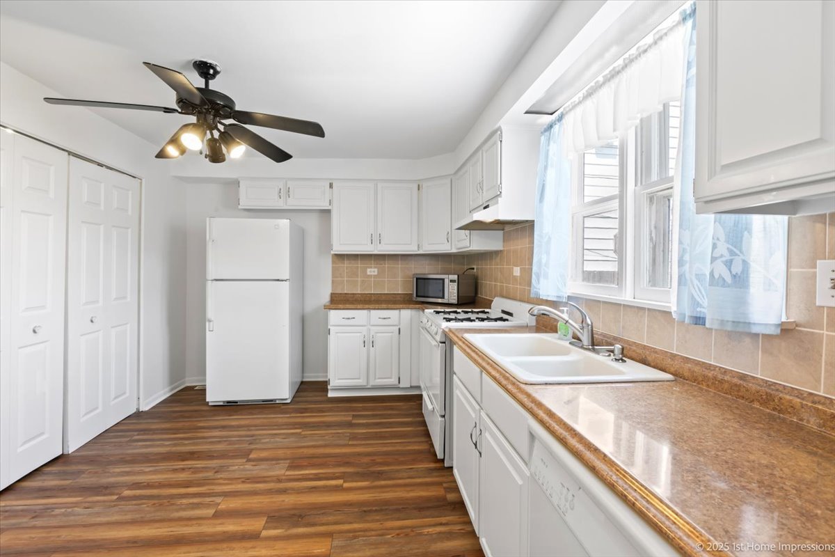 7132 W 73rd Street, Chicago, IL 60638