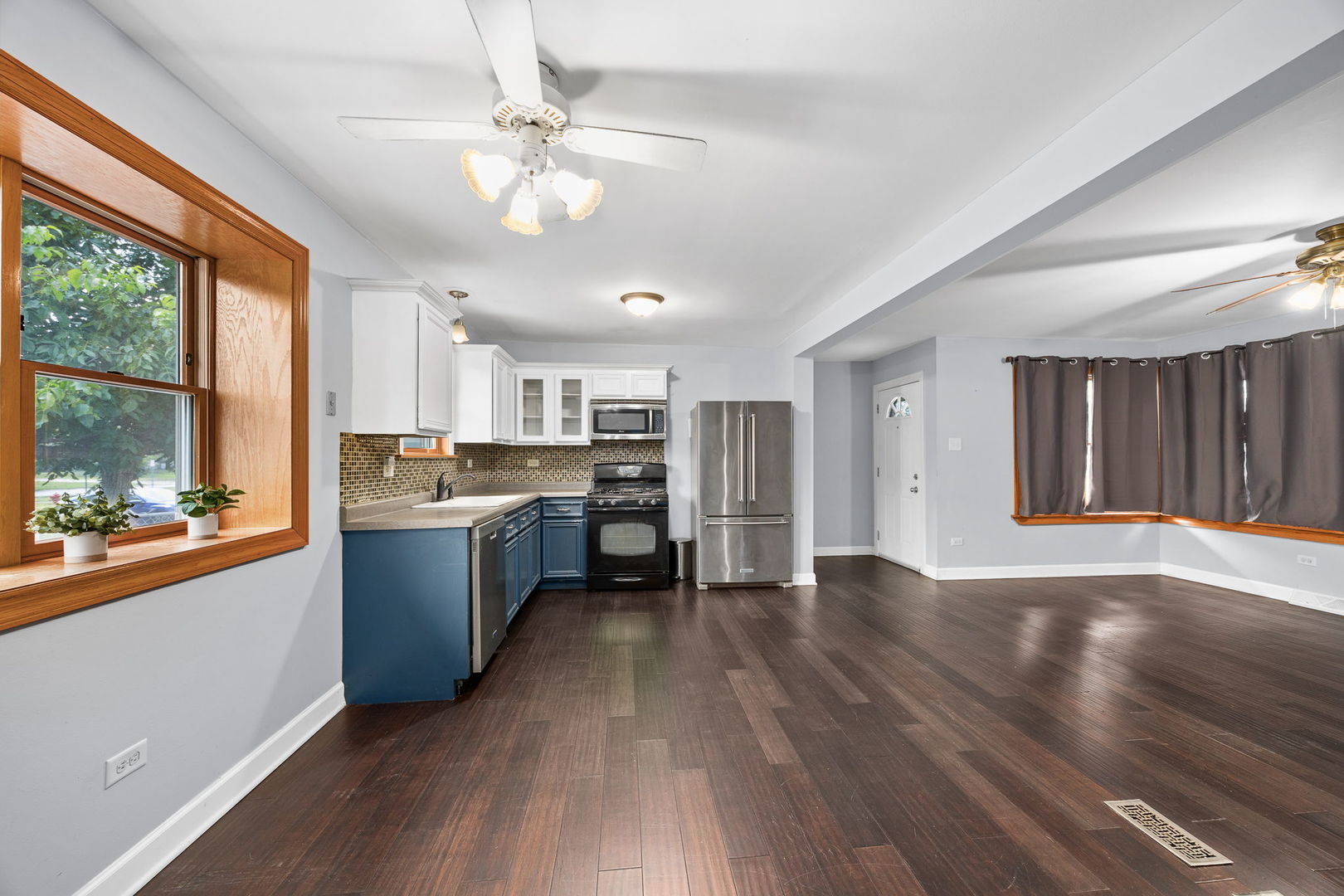 16419 Laura Lane, Oak Forest, IL 60452