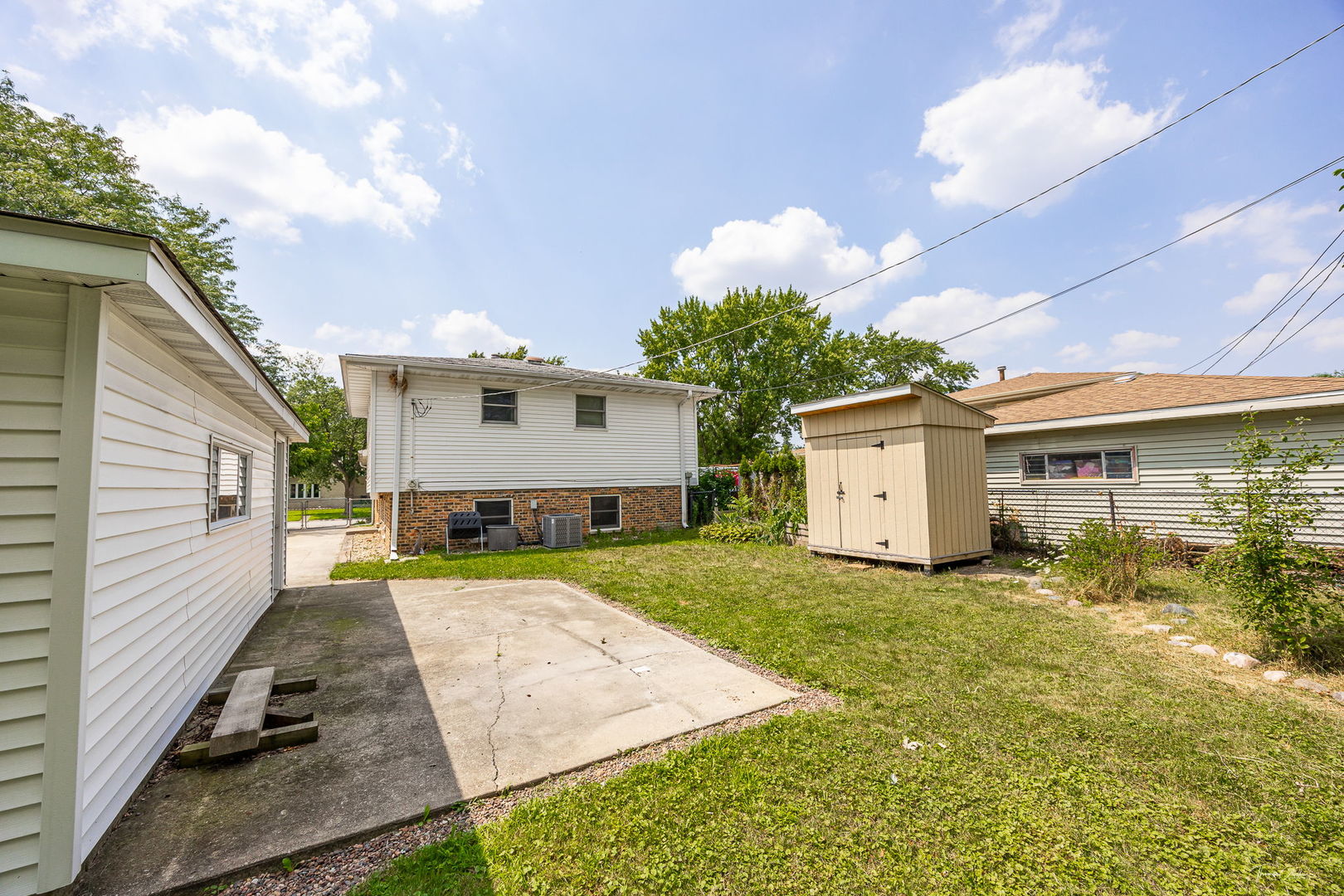 16419 Laura Lane, Oak Forest, IL 60452