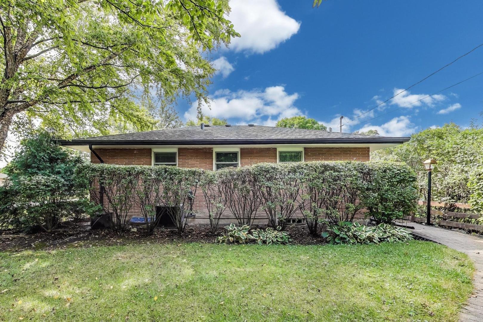 1000 E Lincoln Street, Mount Prospect, IL 60056