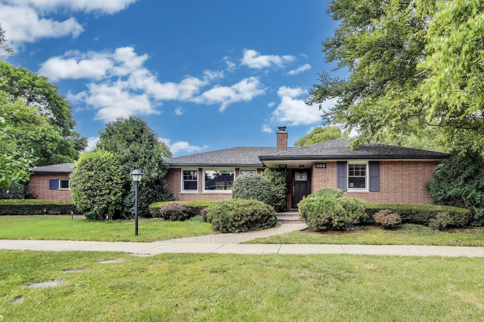 1000 E Lincoln Street, Mount Prospect, IL 60056