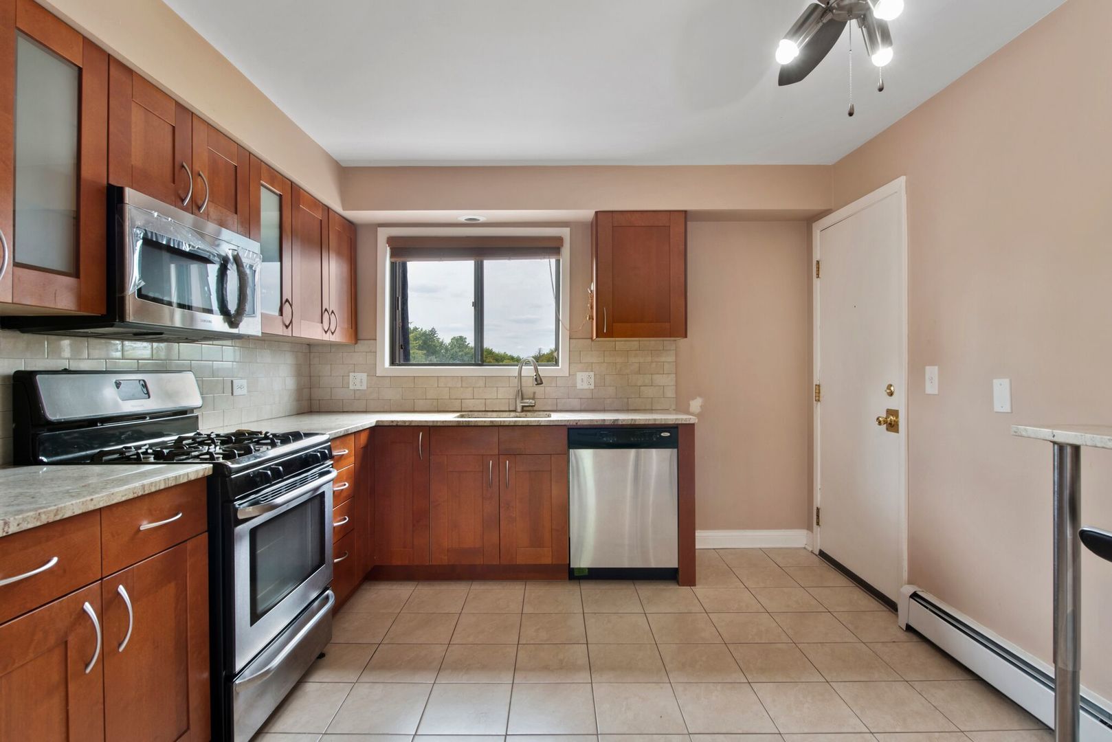 493 McHENRY Road #3B, Wheeling, IL 60090