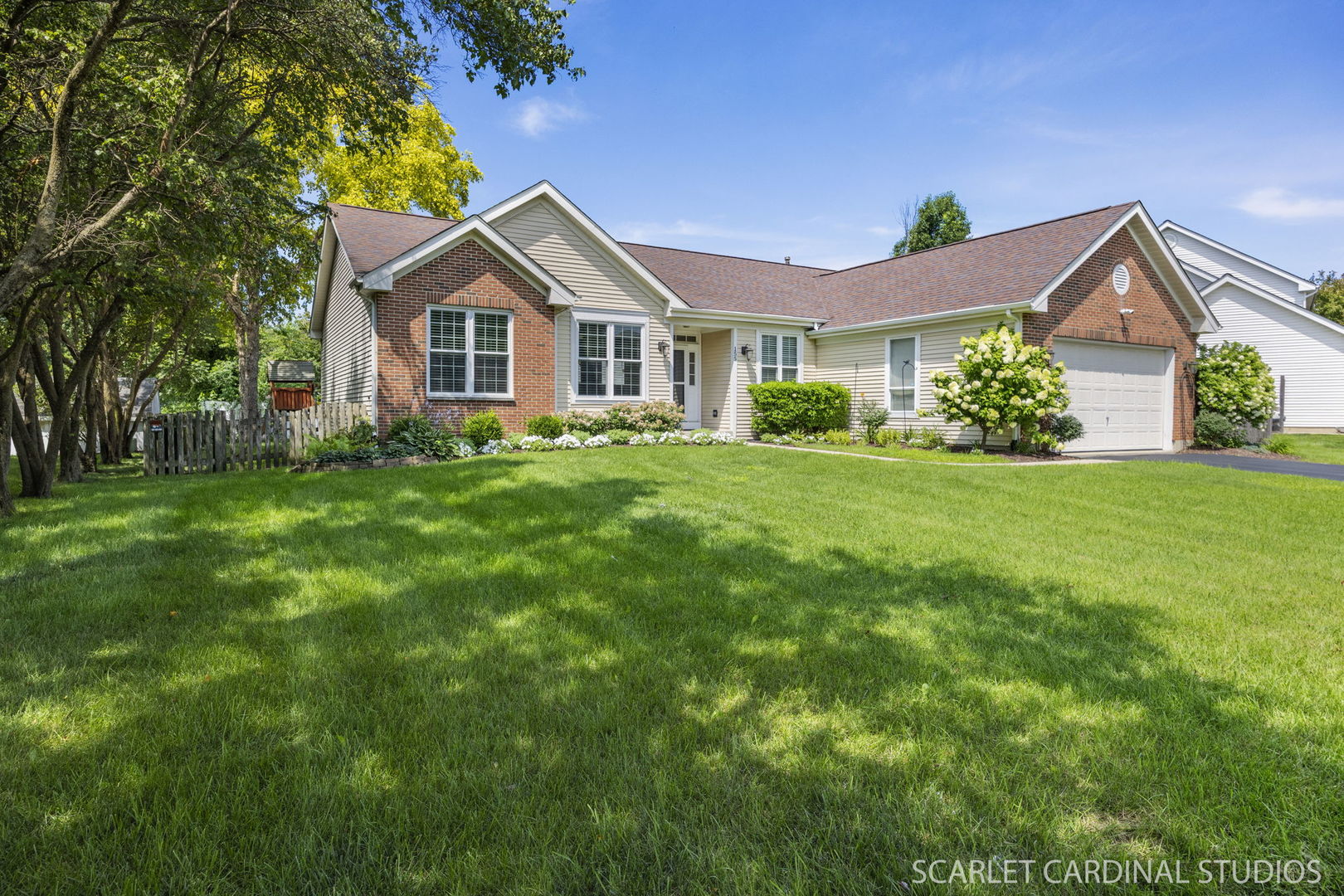 155 N Kingsway Drive, Aurora, IL 60506