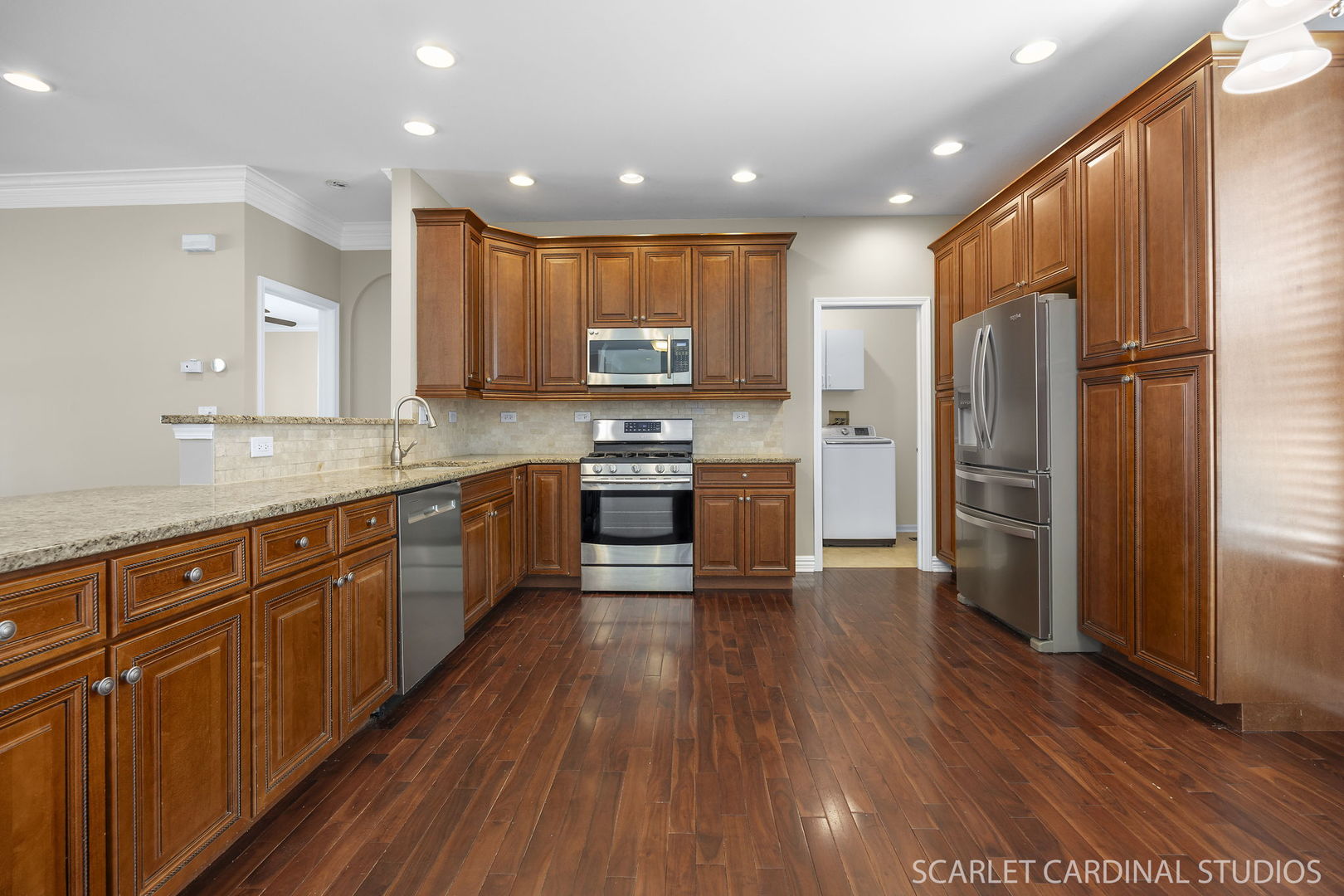 155 N Kingsway Drive, Aurora, IL 60506