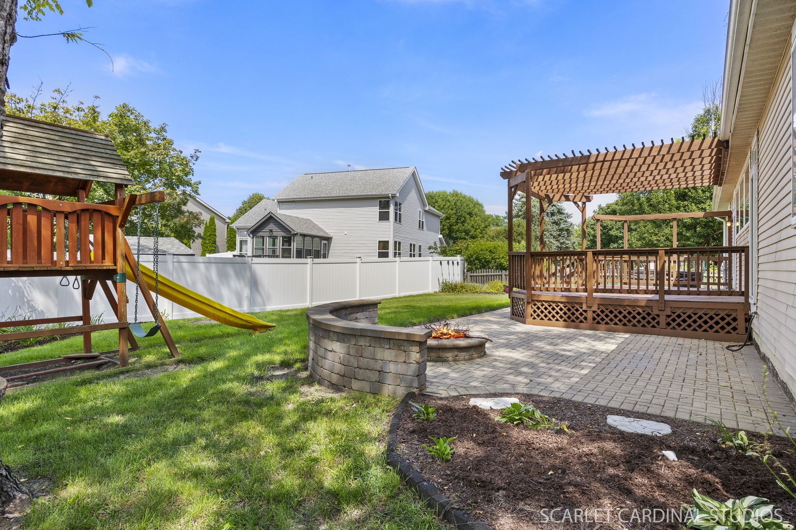155 N Kingsway Drive, Aurora, IL 60506