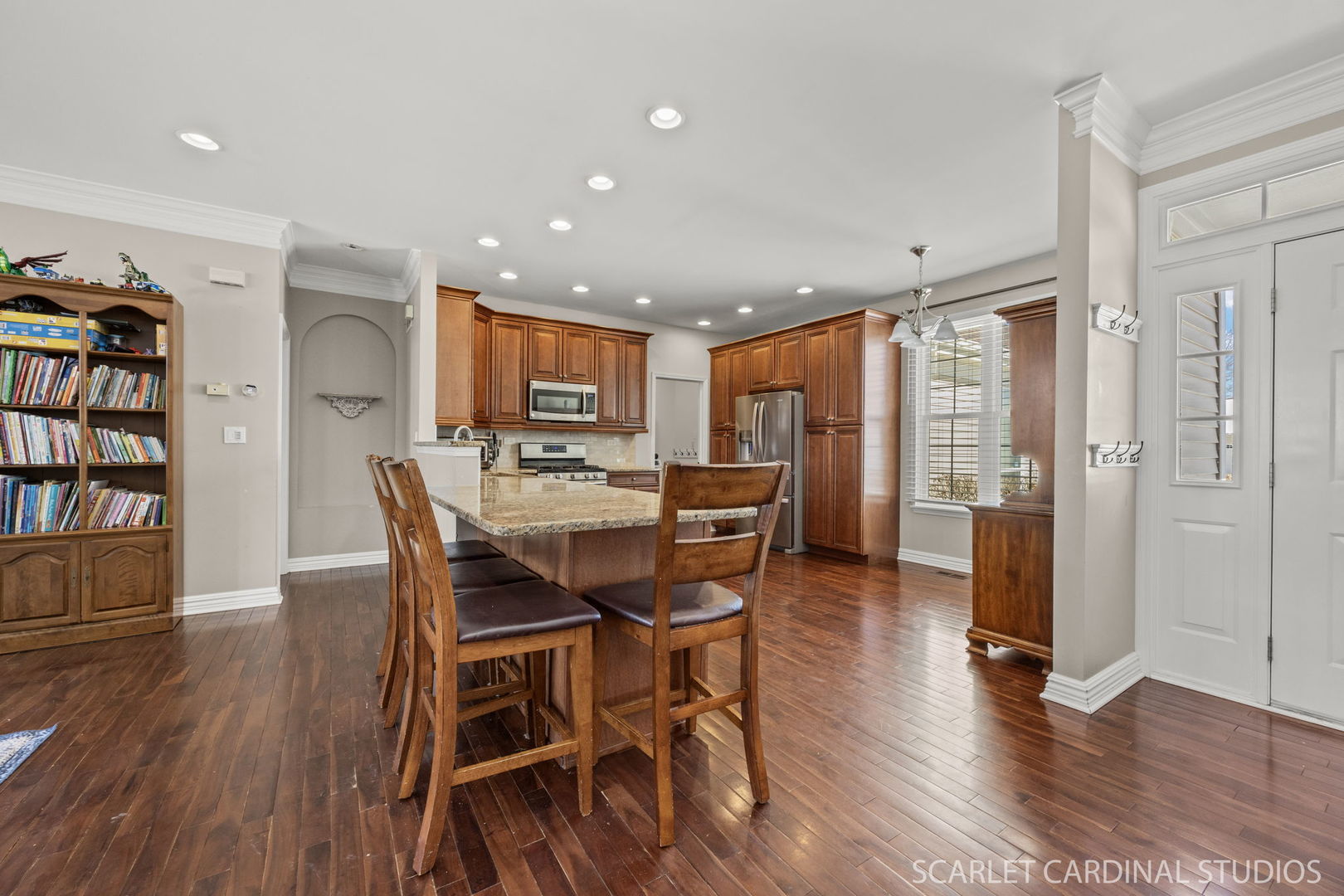 155 N Kingsway Drive, Aurora, IL 60506