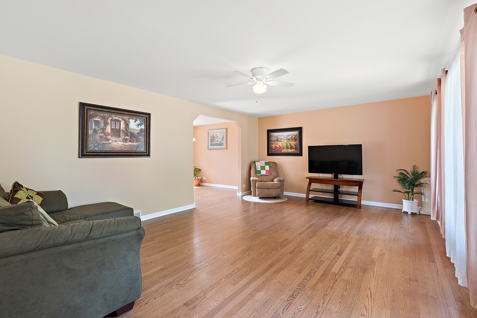 412 N Longwood Drive, Glenwood, IL 60425