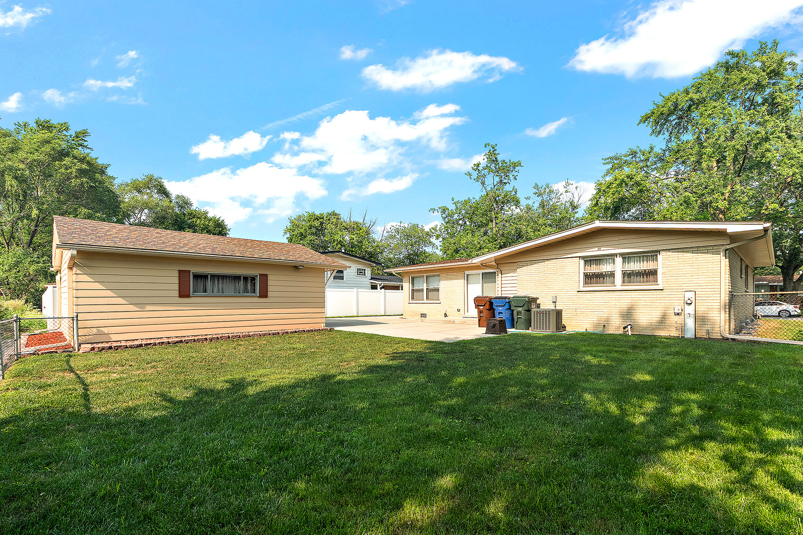412 N Longwood Drive, Glenwood, IL 60425