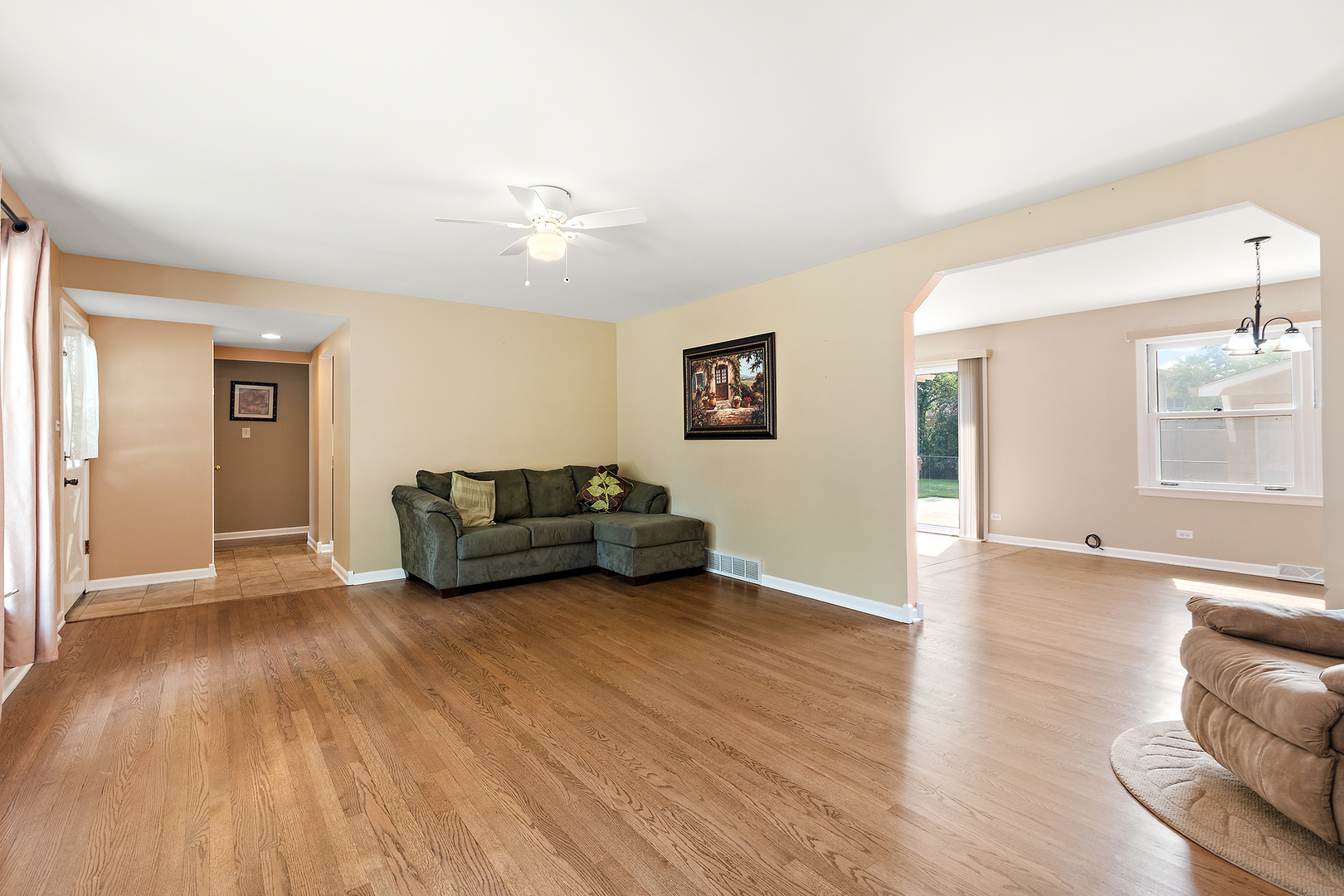 412 N Longwood Drive, Glenwood, IL 60425