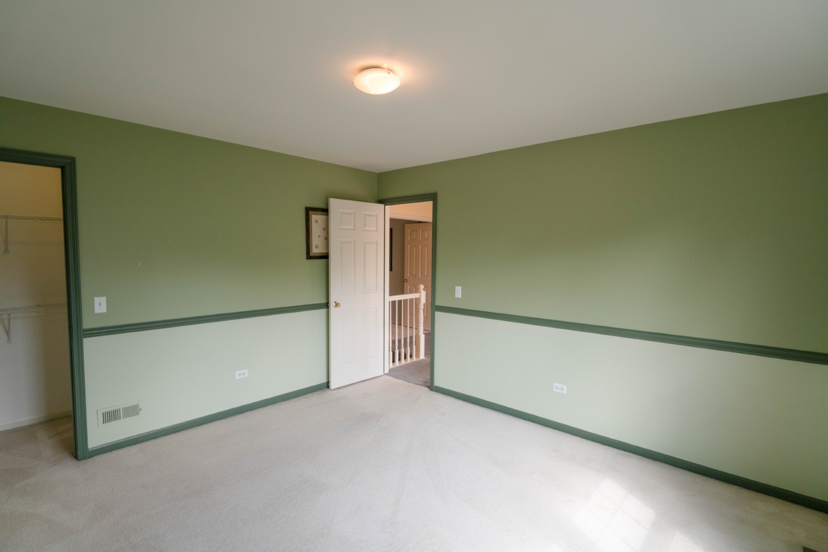 662 Waterbury Avenue, Gurnee, IL 60031
