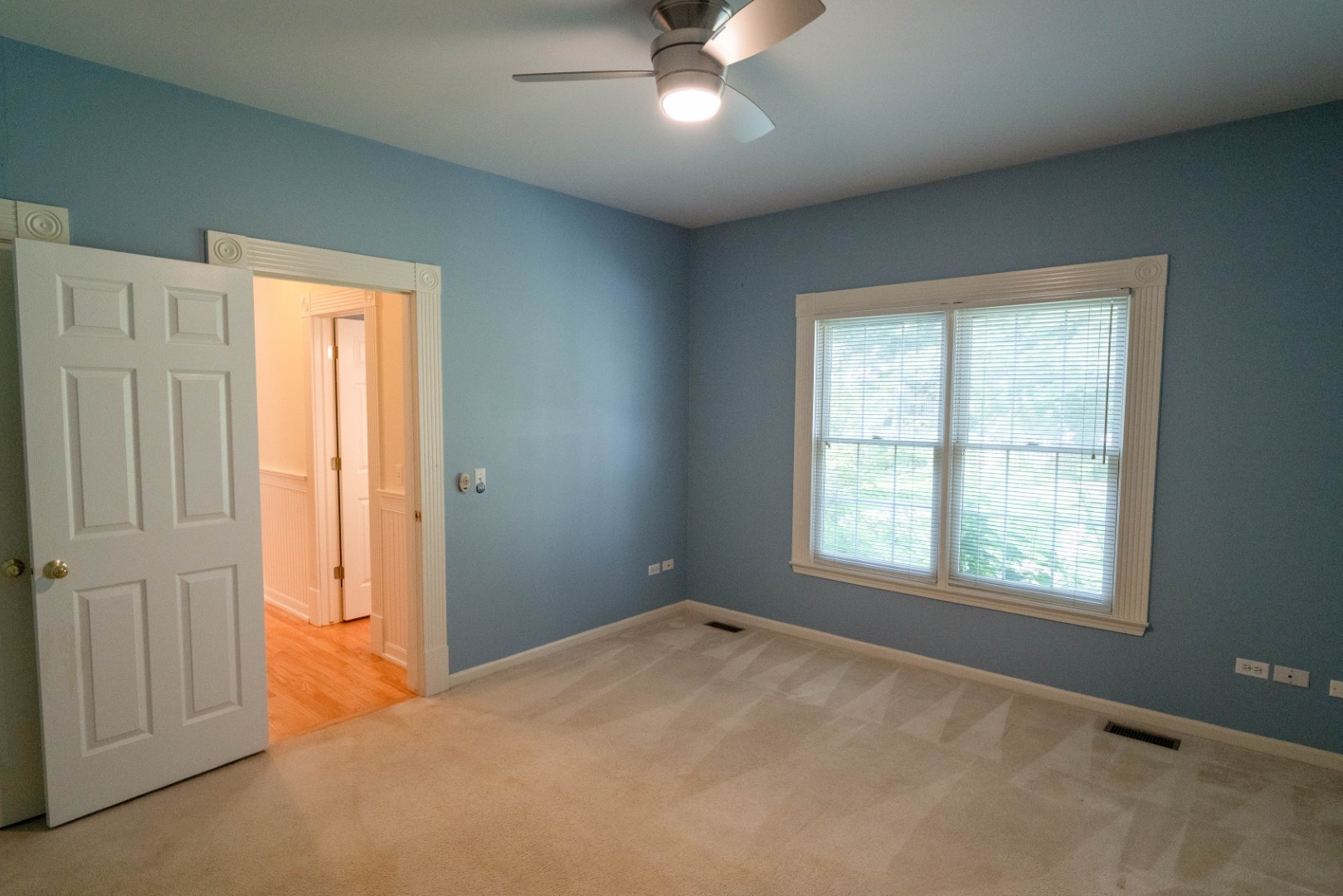 662 Waterbury Avenue, Gurnee, IL 60031